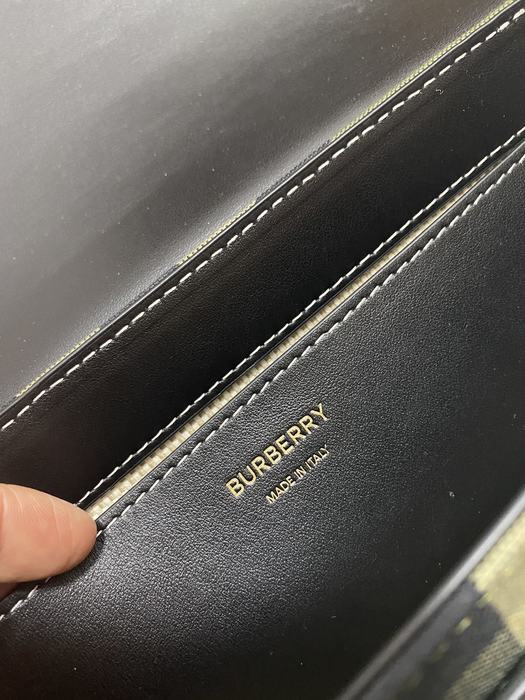 Burberry Tote bag with stylish traits Green 01A 2