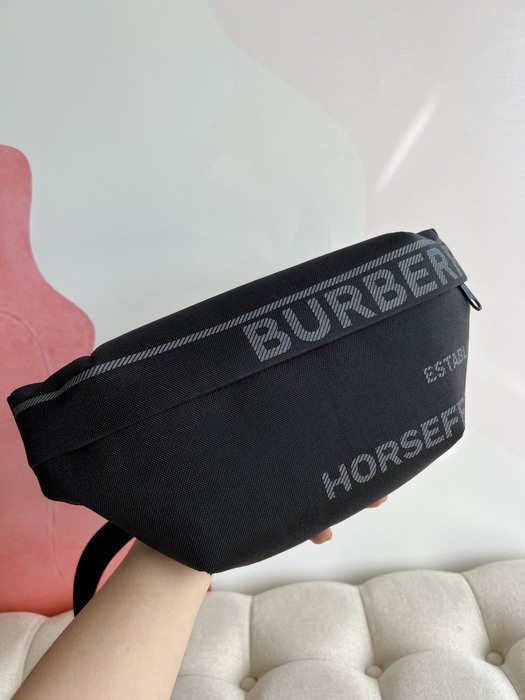 Burberry Tote bag with stylish traits Tan 01A 2