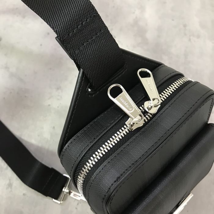 Burberry Tote bag with versatile features Grey 01A