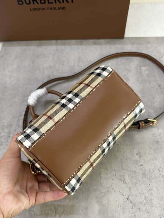 Burberry Tote style 102 Beige 01A