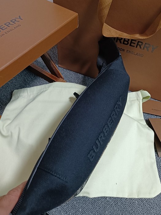 Burberry Tote style 12 Black 01A