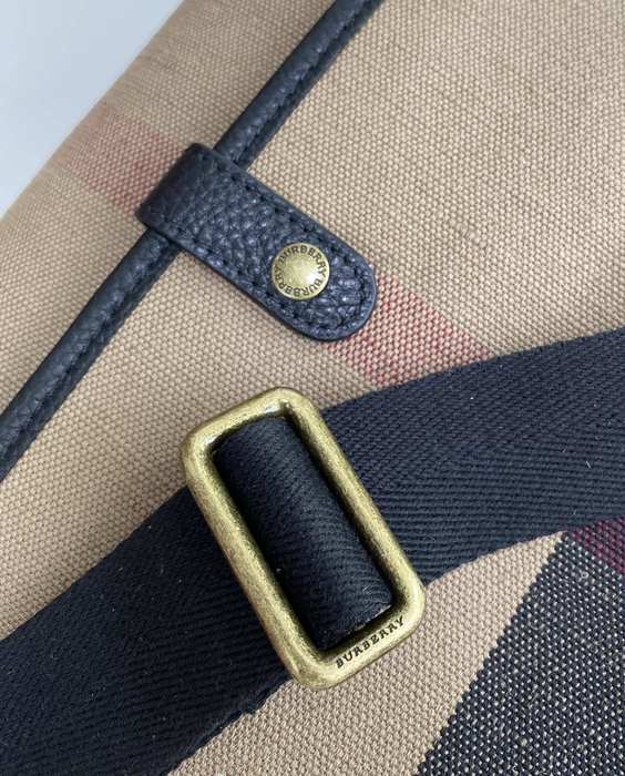 Burberry Tote style 18 Beige 01A 2