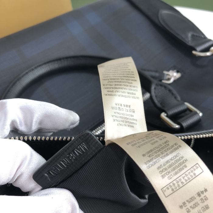 Burberry Tote style 22 Navy 01A