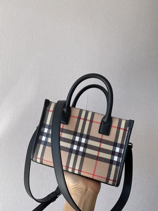 Burberry Tote style 26 Beige 01A