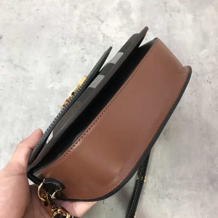 Burberry Tote style 49 Brown 01A