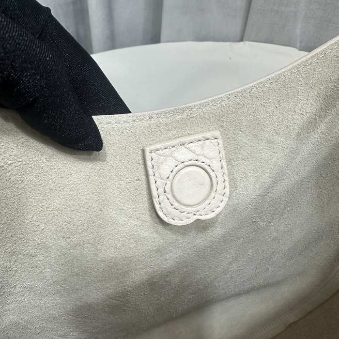 Burberry Tote style 59 Beige 01A