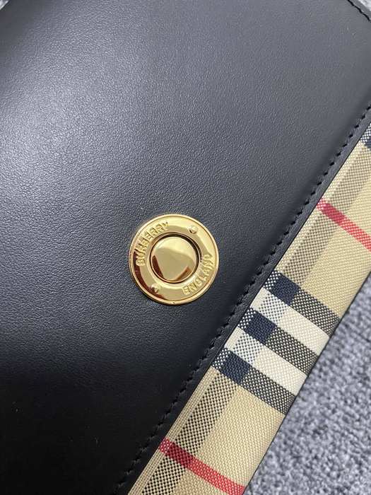 Burberry Tote style 61 Brown 01A