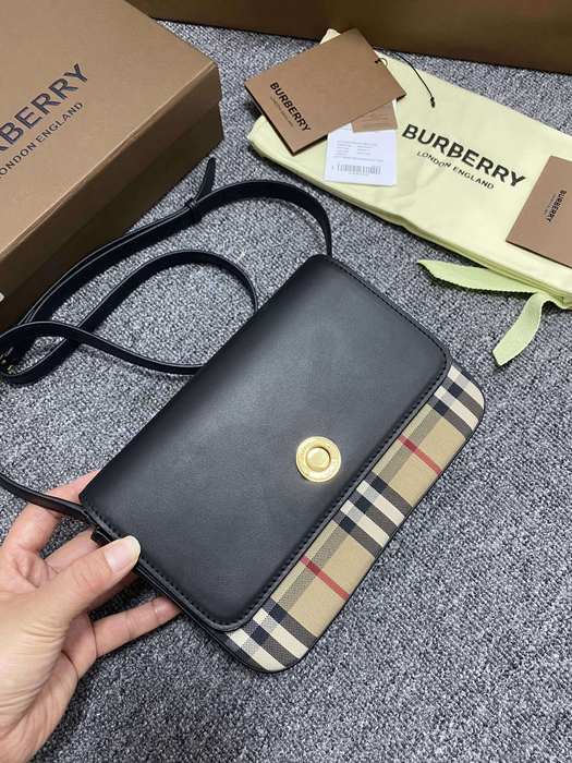 Burberry Tote style 61 Brown 01A