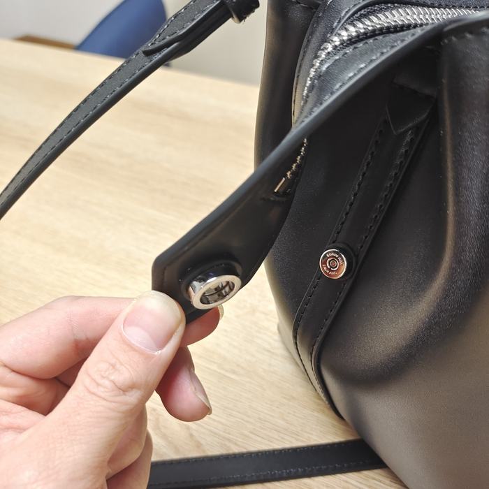 Burberry Tote style 67 Black 01A