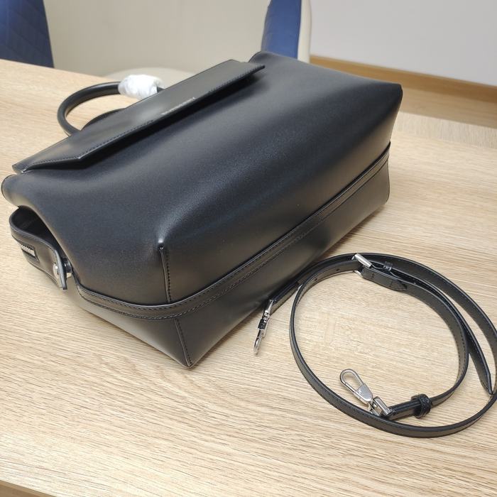 Burberry Tote style 67 Black 01A