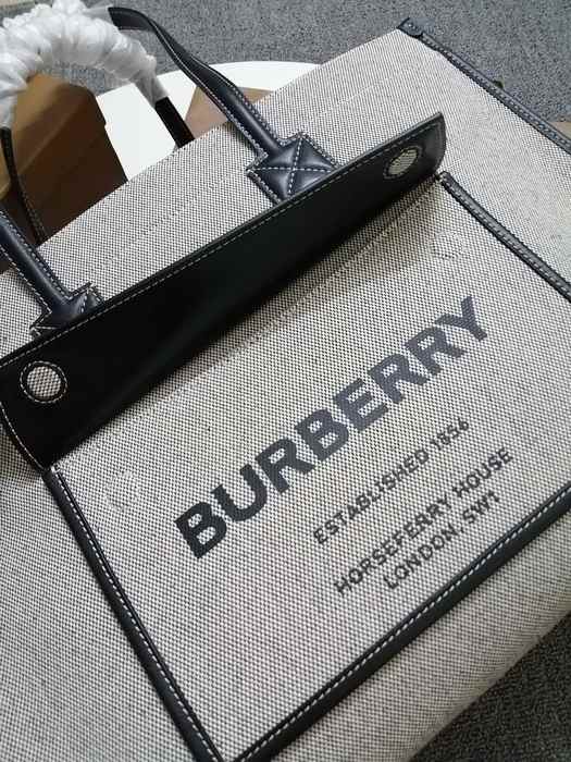Burberry Tote with Leather Details Black 01A