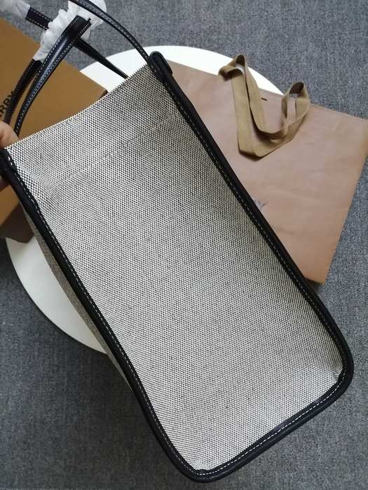 Burberry Tote with Leather Details Black 01A