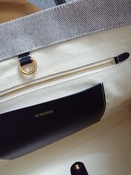 Burberry Tote with Leather Details Black 01A