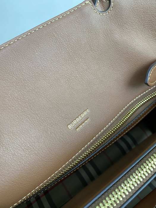 Burberry Tote with classic check pattern Beige 01A