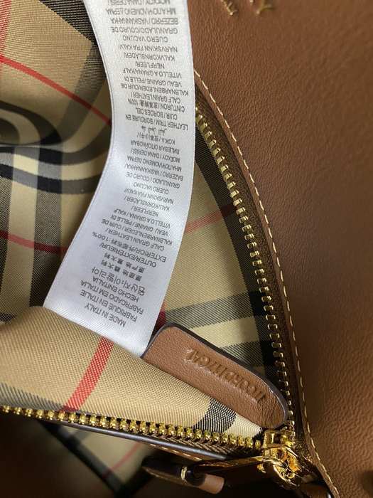 Burberry Tote with classic check pattern Beige 01A