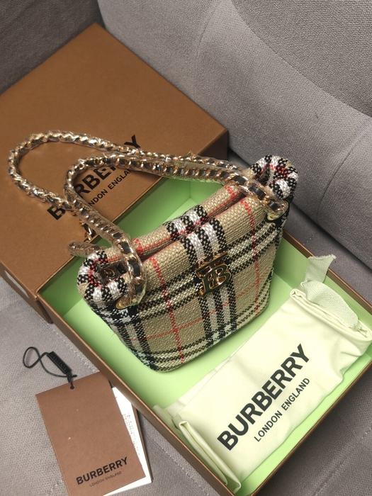 Burberry Tote with classic check pattern traits Beige 01A