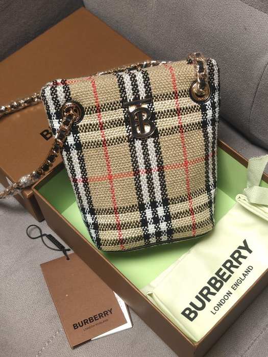 Burberry Tote with classic check pattern traits Beige 01A