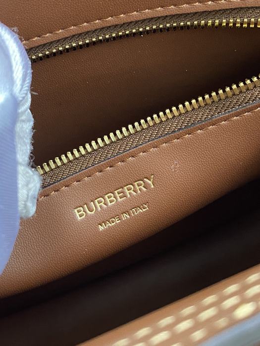 Burberry Tote with handle details Tan 01A