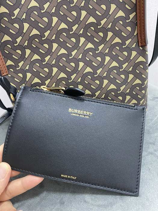 Burberry Tote with leather accents Brown 01A