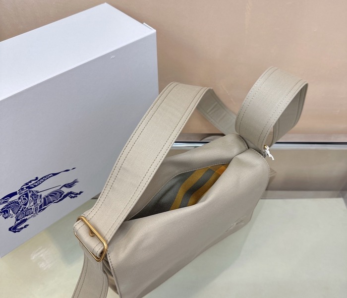 Burberry Tote with minimalist design Beige 01A