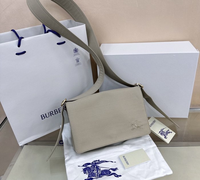 Burberry Tote with minimalist design Beige 01A