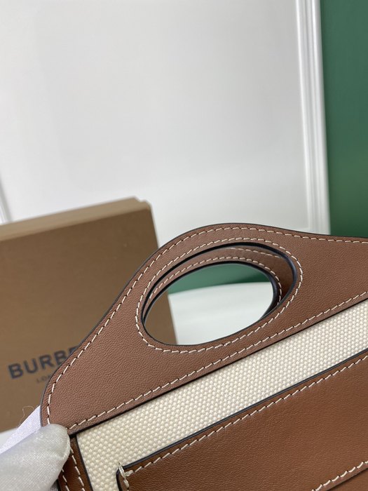 Burberry Tote with modern design features Brown 01A
