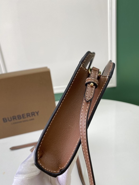 Burberry Tote with modern design features Brown 01A