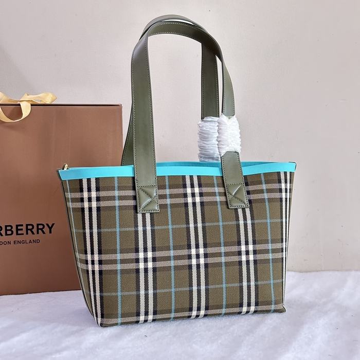 Burberry Tote with pattern and handle features Green 01A