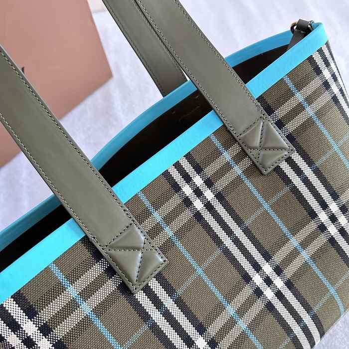 Burberry Tote with pattern and handle features Green 01A