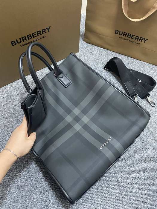 Burberry Tote with sleek design features Navy 01A