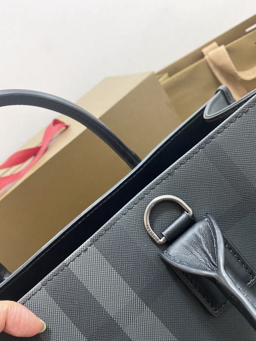 Burberry Tote with sleek design features Navy 01A