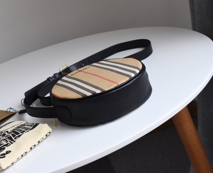 Burberry Tote with stripes and round shape Beige 01A