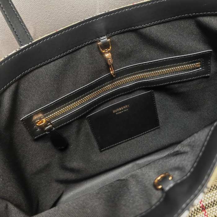 Burberry Tote with structured design Beige 01A