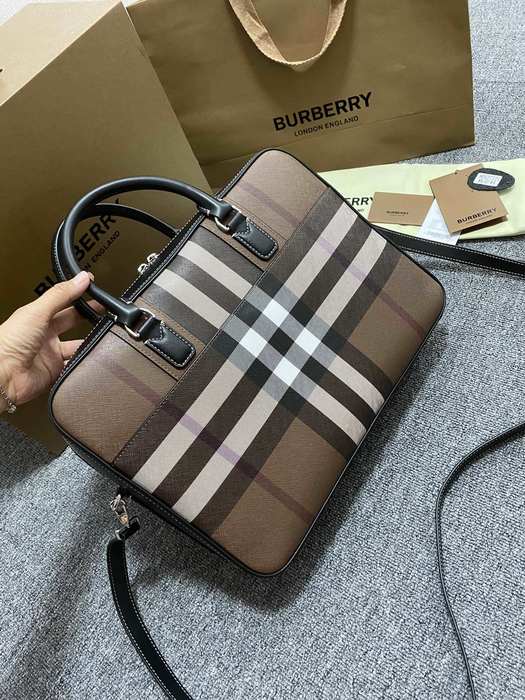 Burberry Tote with structured design Brown 01A