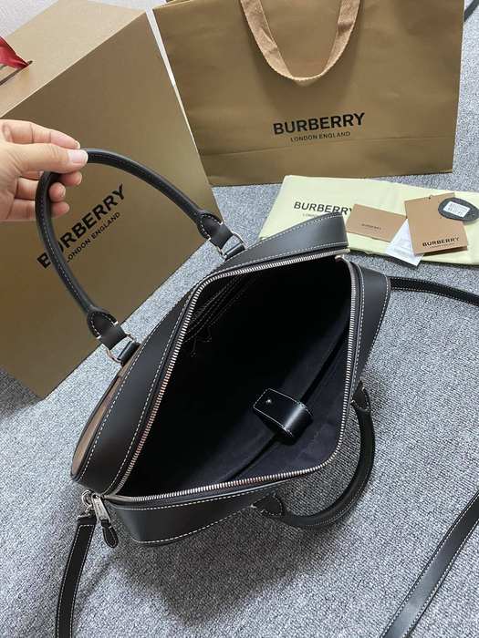 Burberry Tote with structured design Brown 01A