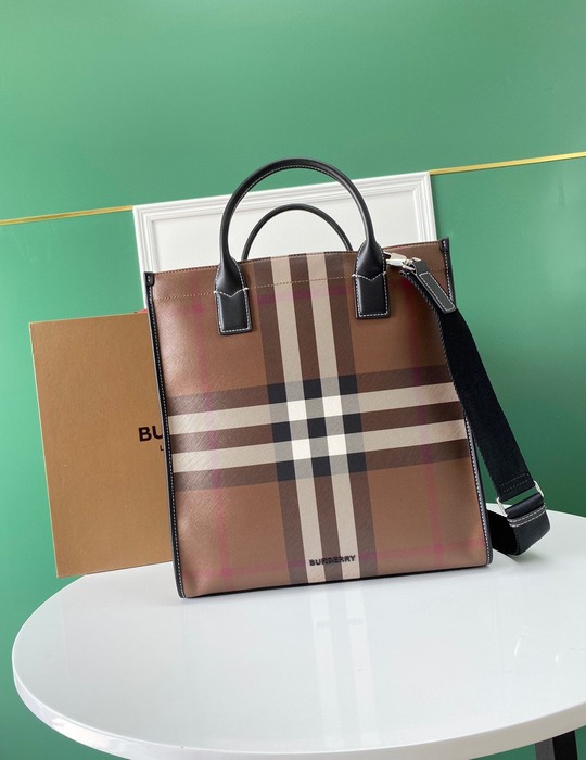 Burberry Tote with structured design traits Brown 01A
