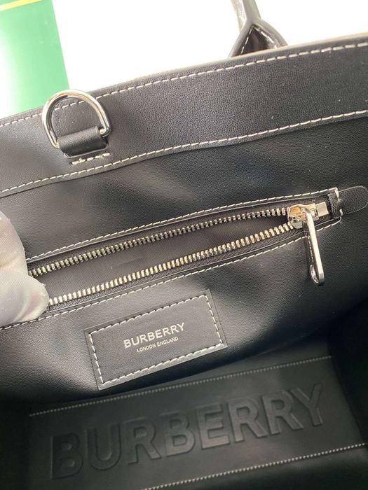 Burberry Tote with structured design traits Brown 01A