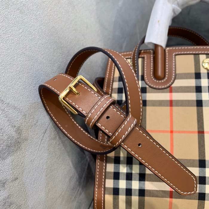 Burberry Tote with stylish features Brown 01A 2
