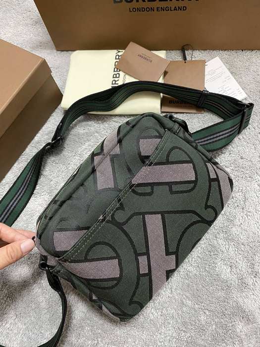 Burberry Tote with stylish features Grey 01A