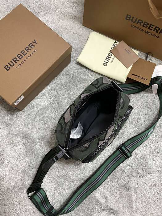Burberry Tote with stylish features Grey 01A