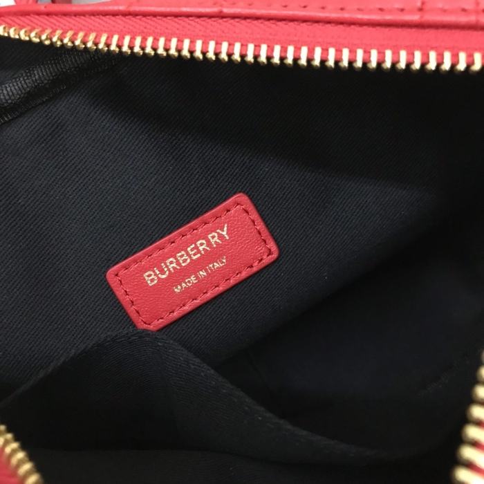 Burberry Tote with stylish features Tan 01A