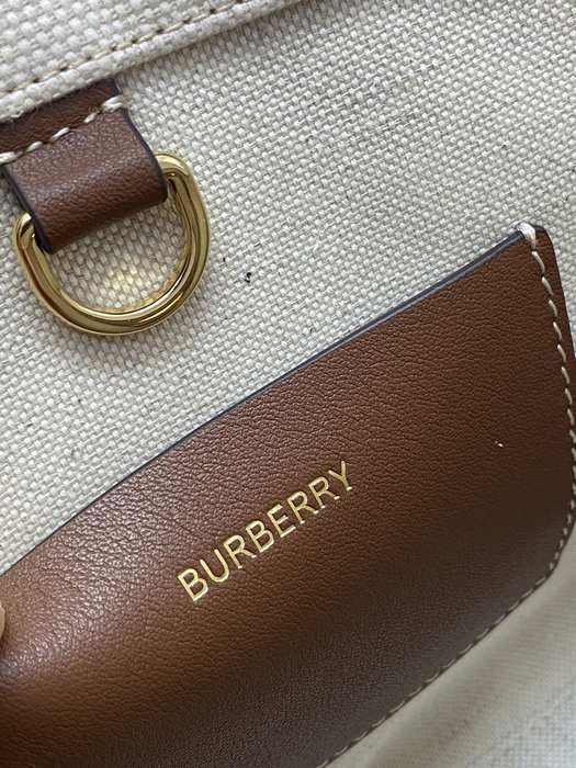 Burberry Tote with stylish traits Beige 01A 2