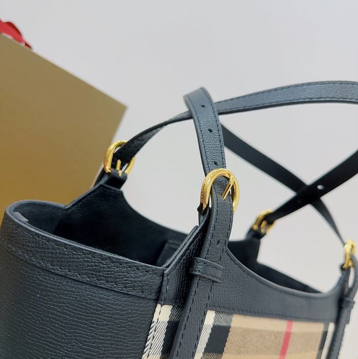 Burberry Tote with stylish traits Beige 01A