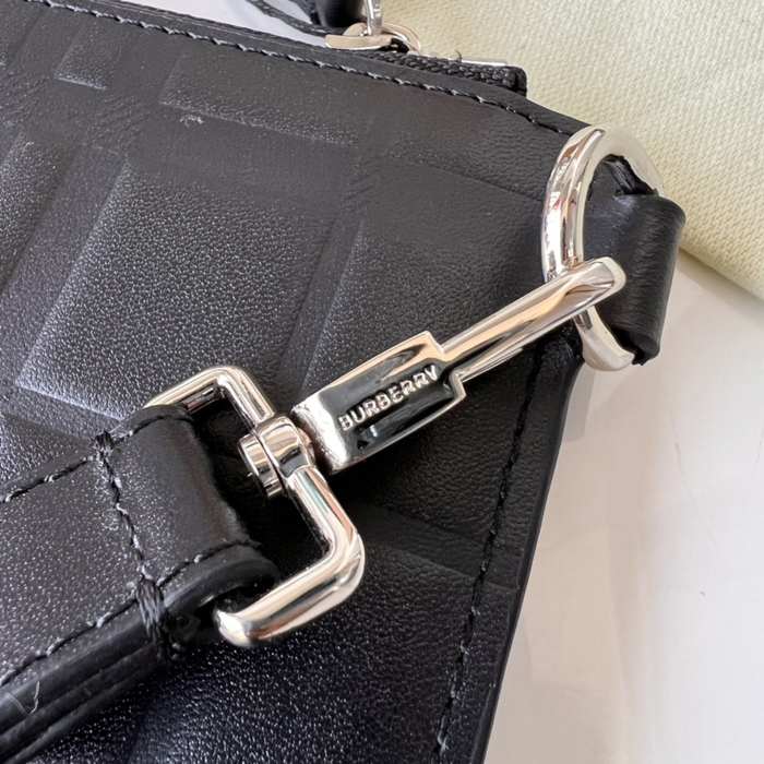 Burberry Tote with stylish traits Black 01A