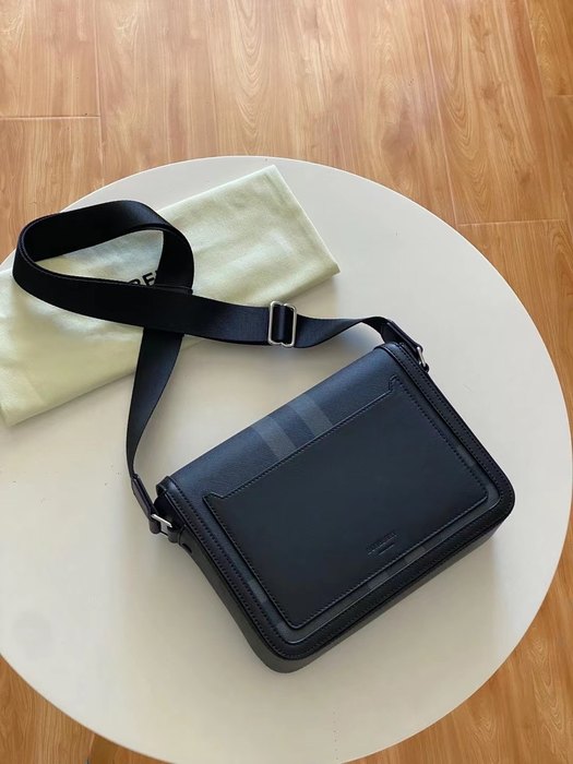 Burberry Tote with stylish traits Brown 01A 2