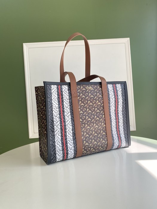 Burberry Tote with unique pattern and texture Brown 01A