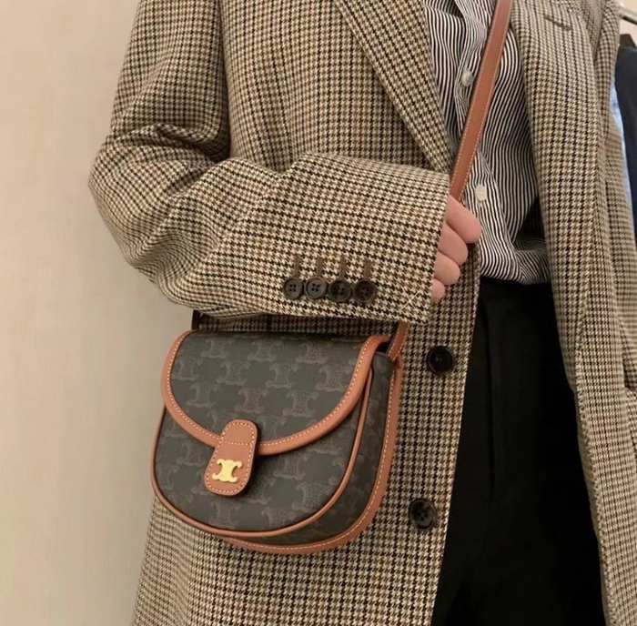 Celine Tote Bag with Stylish Traits Brown 01A 2