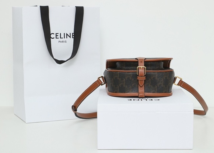 Celine Tote bag with leather surface Brown 01A