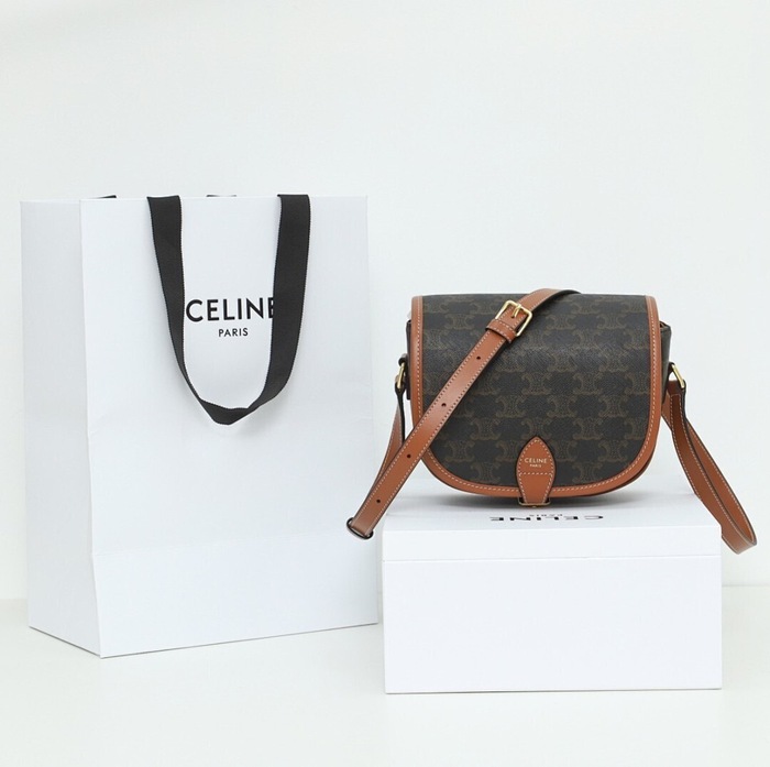 Celine Tote bag with leather surface Brown 01A