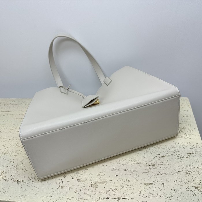 Celine Tote bag with minimalist design Beige 01A 2